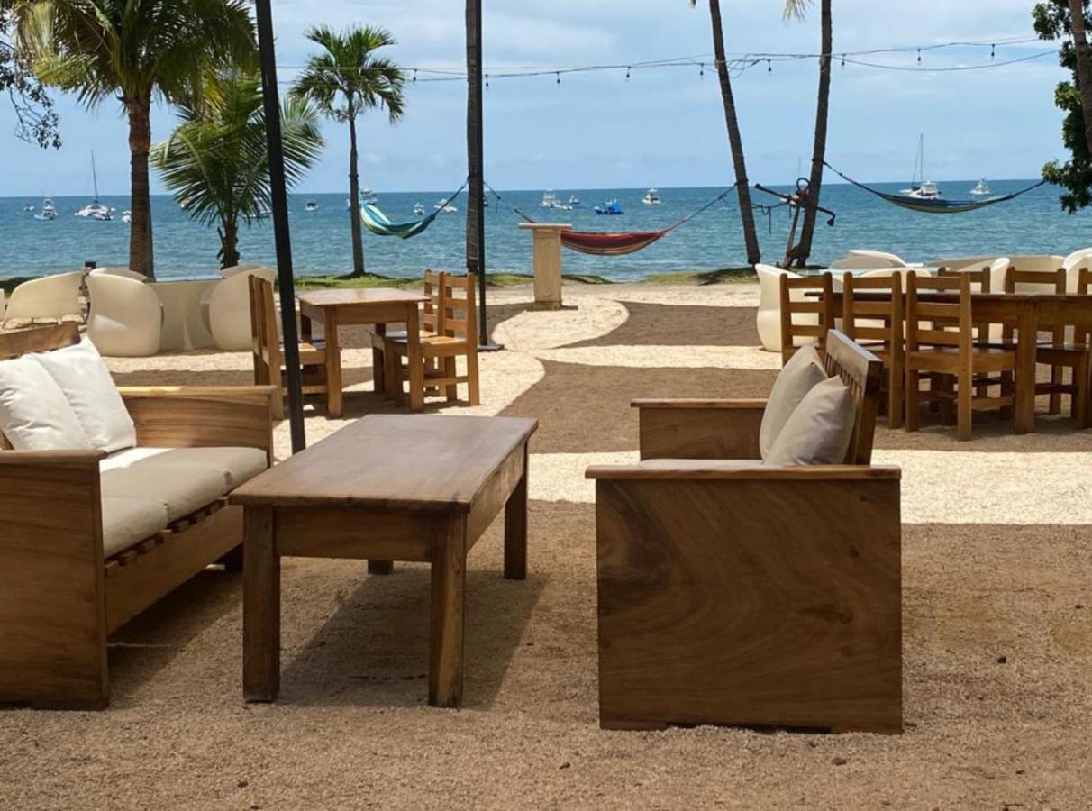 Café de Playa beach front suites Coco Exterior foto