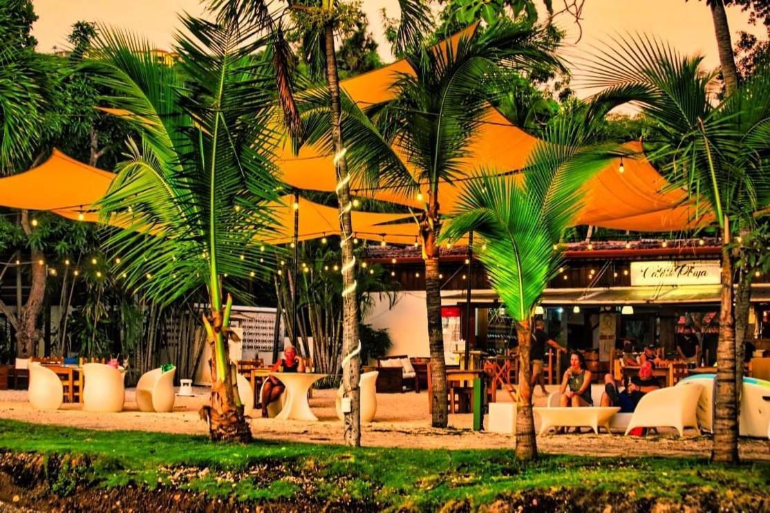 Café de Playa beach front suites Coco Exterior foto